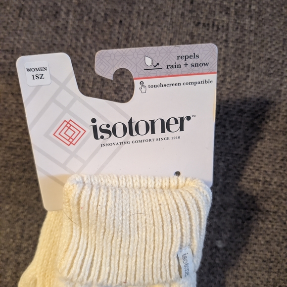 Isotoner Ivory Cable Knit Gloves - Picture 4 of 5